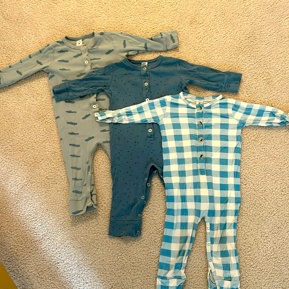Bundle of 18-24M Kate Quinn long sleeve onesies.